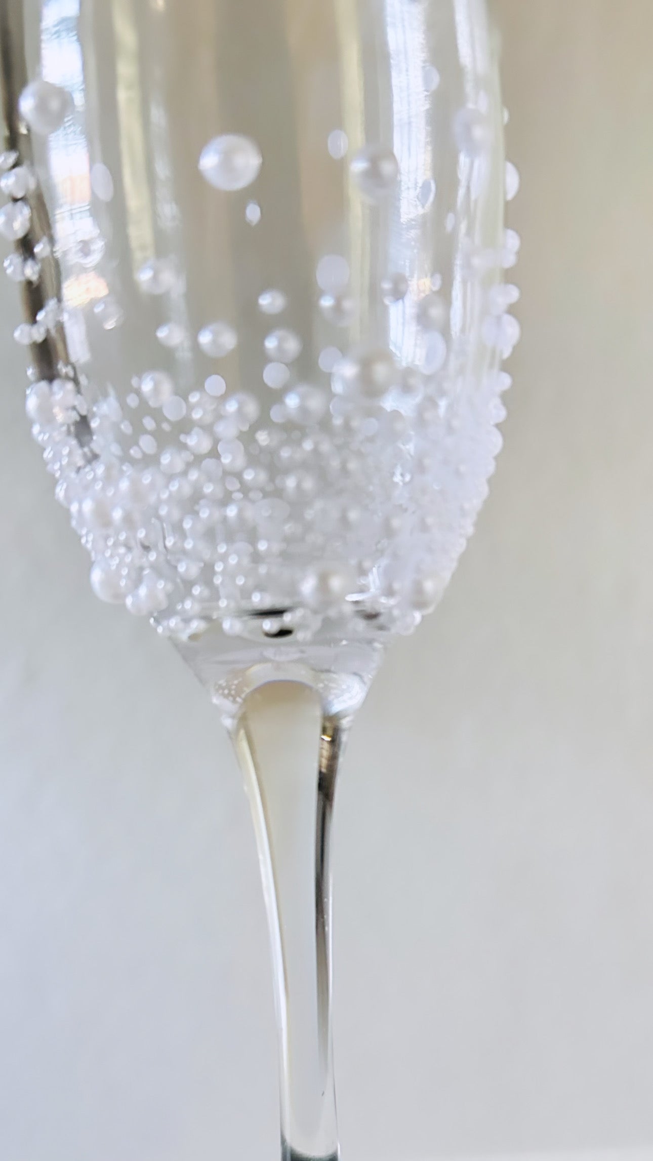 Customized Champagne Glass (White Pearls)